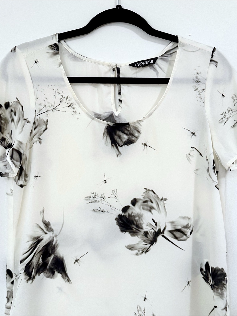 Express Floral Print White Top Size Small - Picture 2 of 5